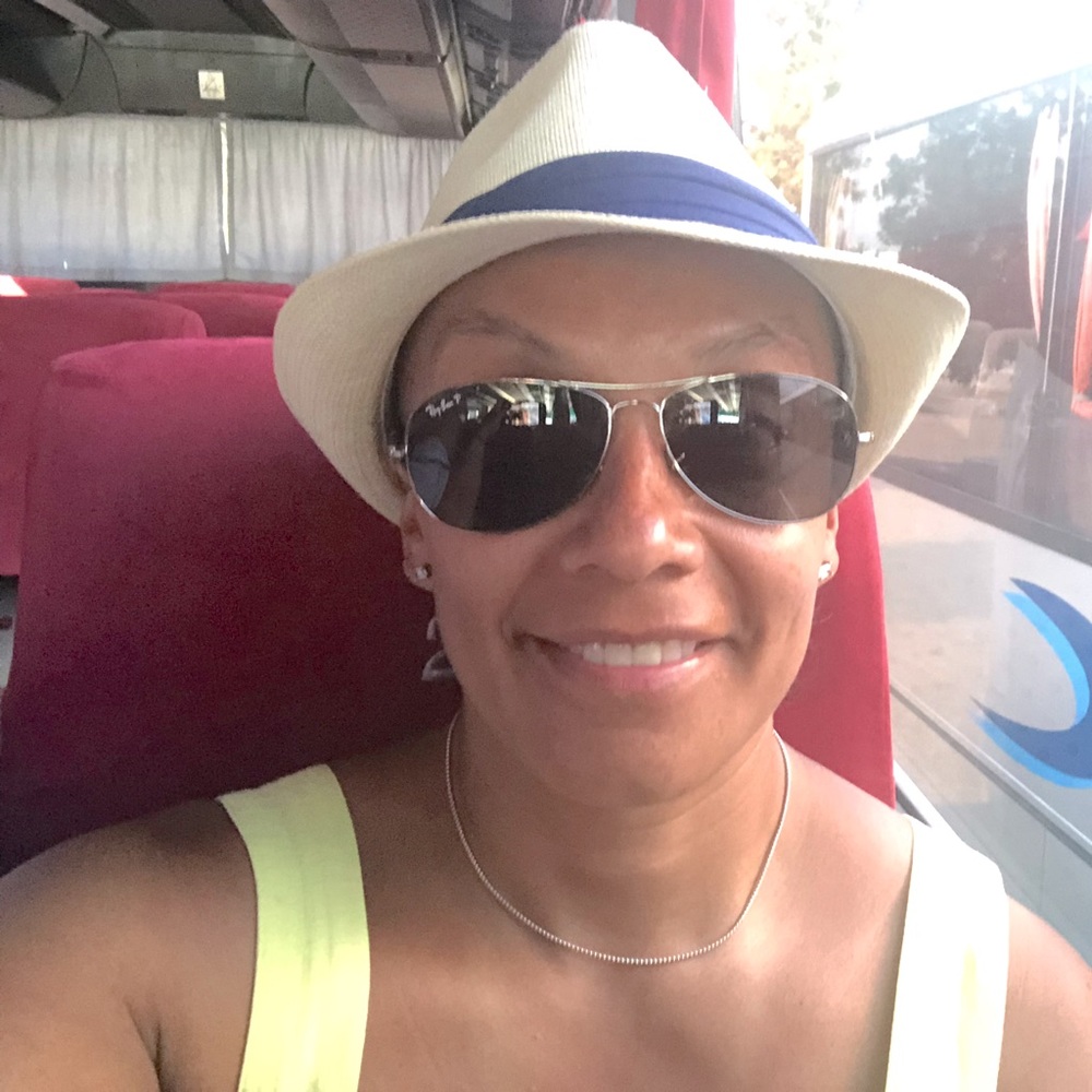 Meet your Posher, Yesenia